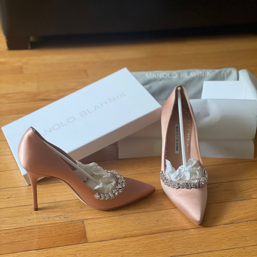 Manolo Blahnik Olarana 105 satin pump NIB 38.5